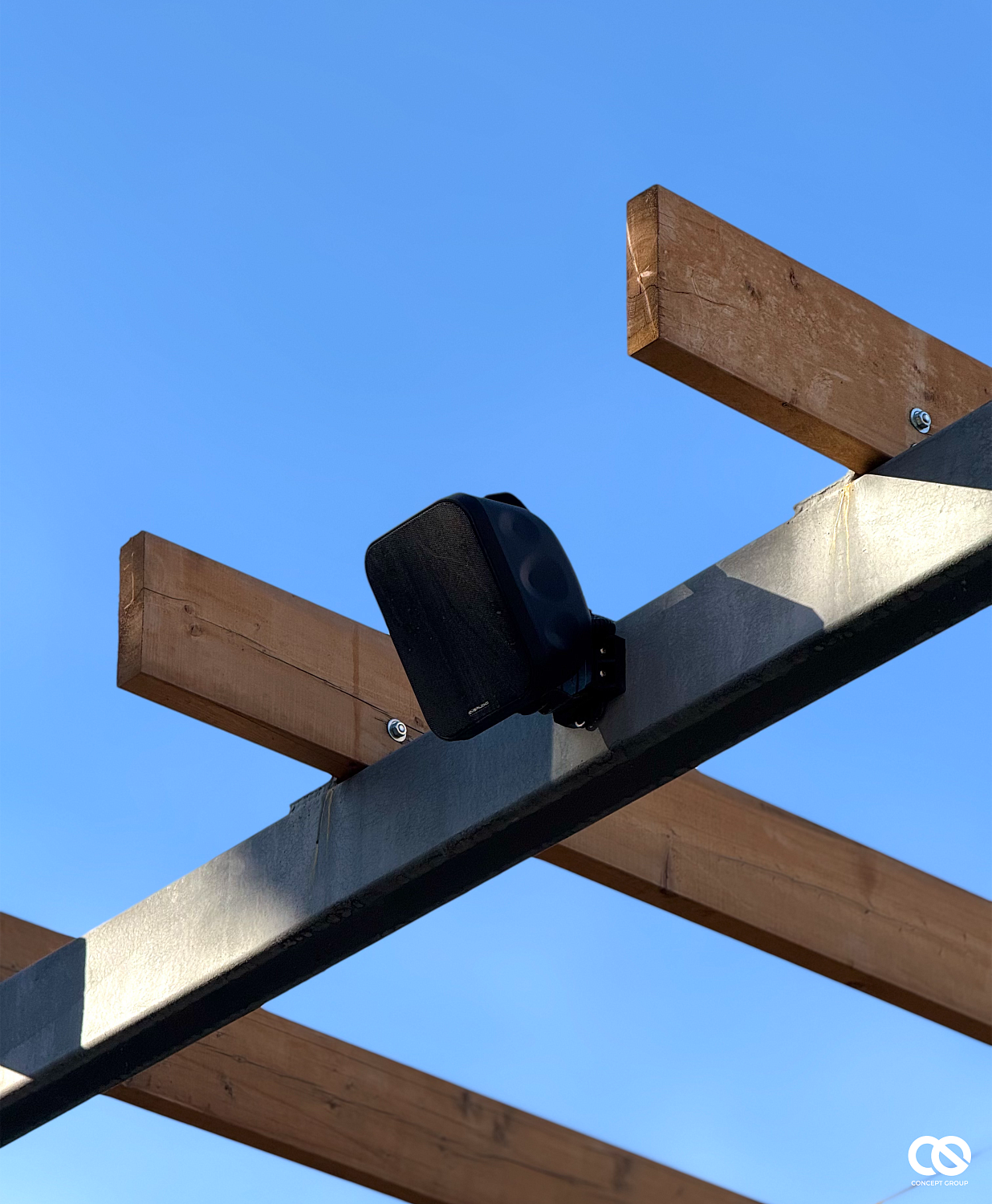 Звуковая система в фуд-корте ЖК Самолет