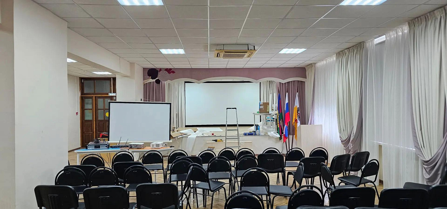 Установка лазерного проектора в школе №63 в Краснодаре